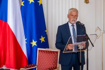 Pavel nevidí důvod ke stažení žaloby k ÚS kvůli summitu