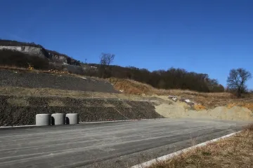 Po dálnici D8 se řidiči projedou zřejmě až v roce 2016