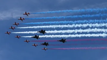 Oficiální oslavy narozenin Karla III.: Letecká akrobatická skupina RAF Red Arrows