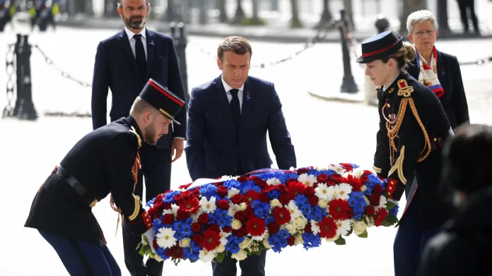 Prezdent Francie Emmanuel Macron při oslavách konce druhé světové války v Paříži