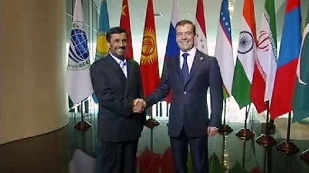 Mahmúd Ahmadínežád a Dmitrij Medveděv