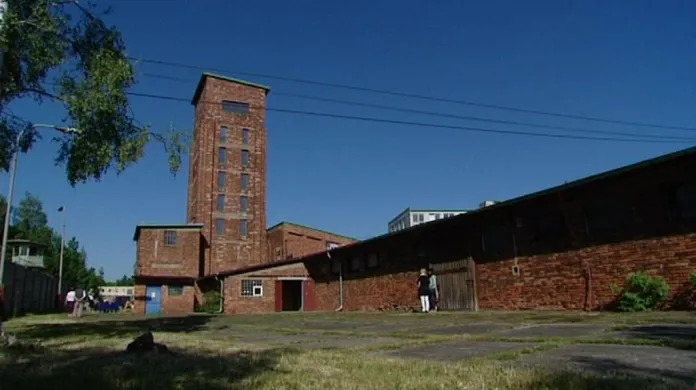 Bývalá třídička uranu, takzvaná věž smrti v bývalém táboře nucených prací Vykmanov.