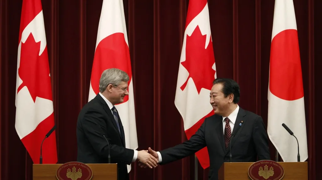 Japonský premiér Jošihiko Noda s kanadským protějškem Stephenem Harperem
