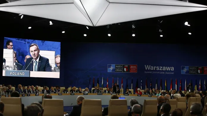 Události, komentáře k summitu NATO ve Varšavě