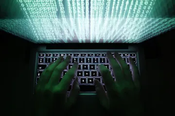 Kriminalita na internetu roste, varují policisté. Kyberprostor využívají třeba překupníci zbraní
