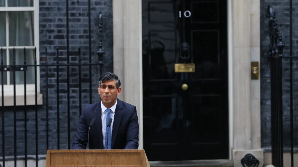 Britský premiér Rishi Sunak oznamuje datum parlamentních voleb