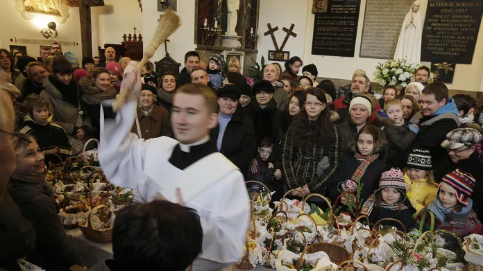 V Polsku na Bílou sobotu světí jídlo v kostelích