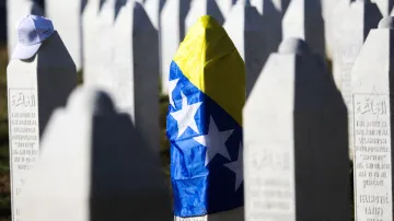 Bosna a Hercegovina si připomíná třicet let od masakru ve Srebrenici