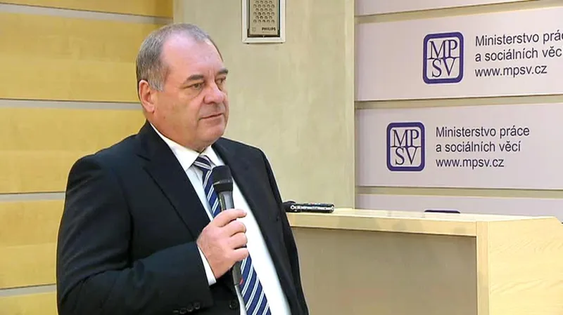 Ministr práce a sociálních věcí František Koníček