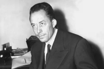 Recenze: Zoufalý Daúdův výkřik do tváře Camusovu Cizinci