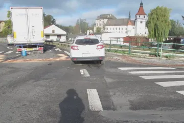 Nebezpečná křižovatka v Blatné je minulostí. Kruhový objezd vyšel na 20 milionů