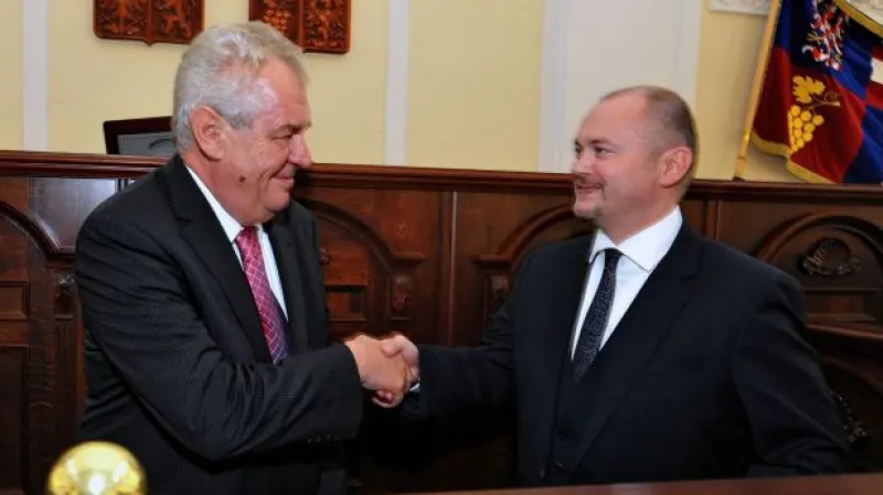 Kdo jsou účastníci schůzky v Lánech?