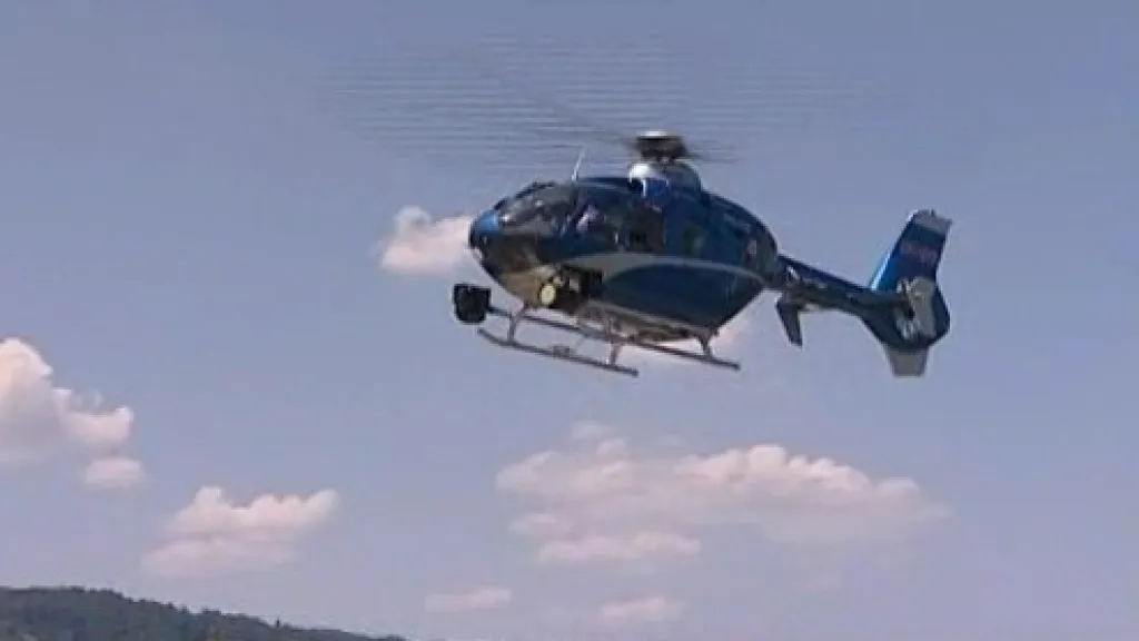 Vrtulník pomáhal chytat nebezpečné řidiče
