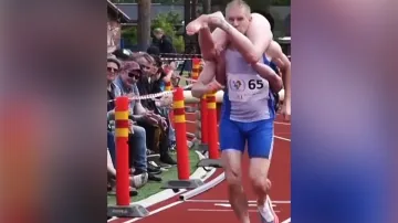 Ve Finsku proběhlo mistrovství světa v nošení manželek