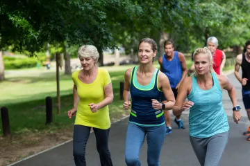 Průzkum: Pohybu se pravidelně věnuje 44 procent Čechů, častěji mladí lidé