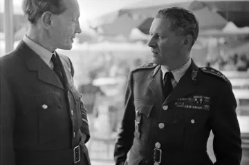 Velitele československých pilotů RAF Janouška připomíná nová pamětní deska