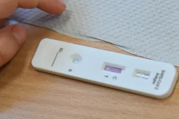 V neděli přibylo 2996 nakažených. Situace v brněnských nemocnicích je podle hejtmana kritická
