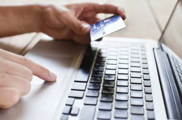 Firma nabízela přes leták „frekvenční čip“ proti covidu. Dostala pokutu přes jeden milion
