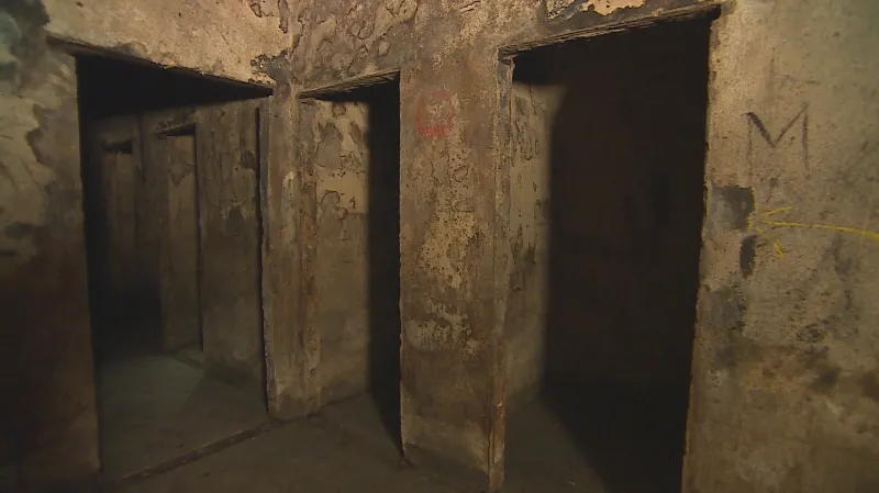 Vybetonované vchody do štol