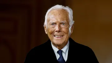 Giorgio Armani na snímku z ledna 2025