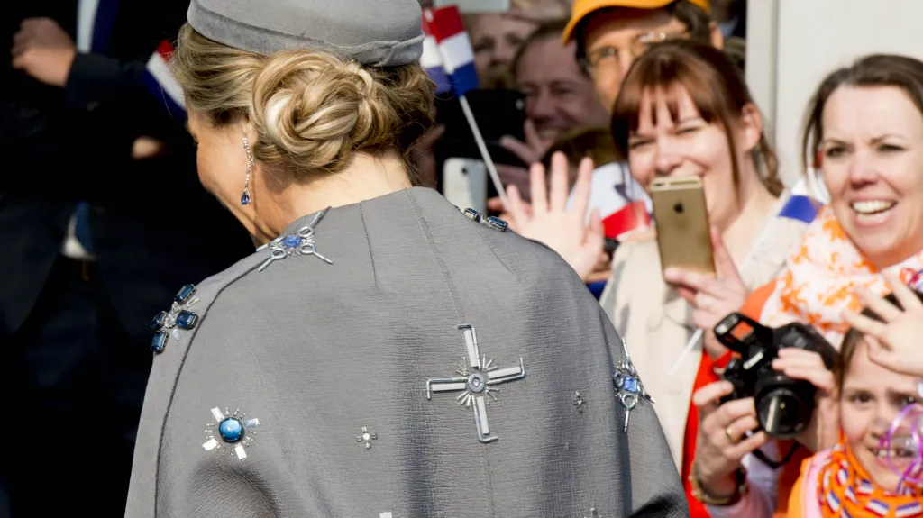 Královna Máxima v kontroverzním kabátu
