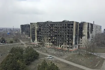 Nejtvrdší fronta války je v Mariupolu, zčásti úspěšná je zatím obrana Kyjeva