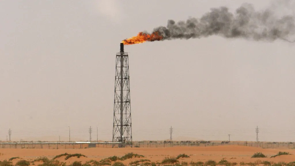 Ropné pole v Saúdské Arábii