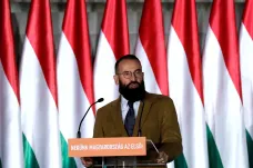 Europoslanec Fideszu rezignoval po orgiích s 24 muži. Doma hájil „tradiční rodinu“