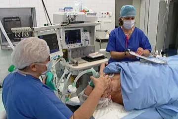 Rušení lůžek není pro kraj šokem, krátkodobé smlouvy s pojišťovnami ano