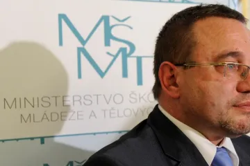 Dobeš skončí k 31. březnu, u eurodotací čeká satisfakci