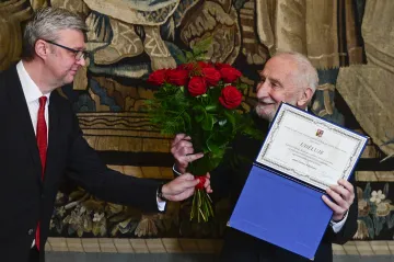 Botanik, popularizátor vědy a publicista. Rada pro výzkum ocenila Václava Větvičku