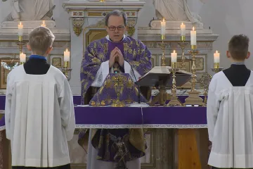Velikonoce budou pro věřící hlavně on-line, pražská arcidiecéze přeloží nejdůležitější mše na konec května