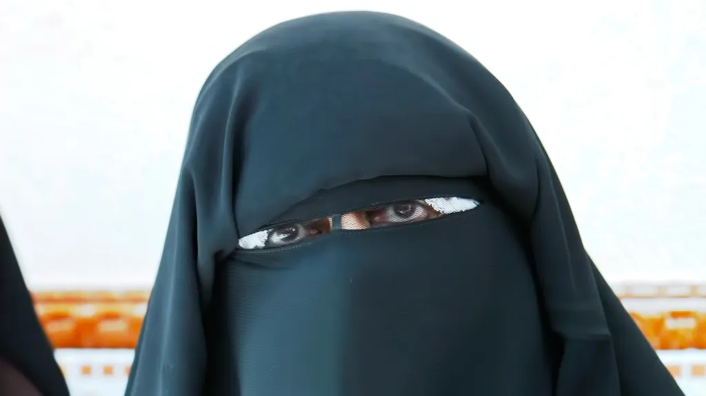Muslimka v nikábu