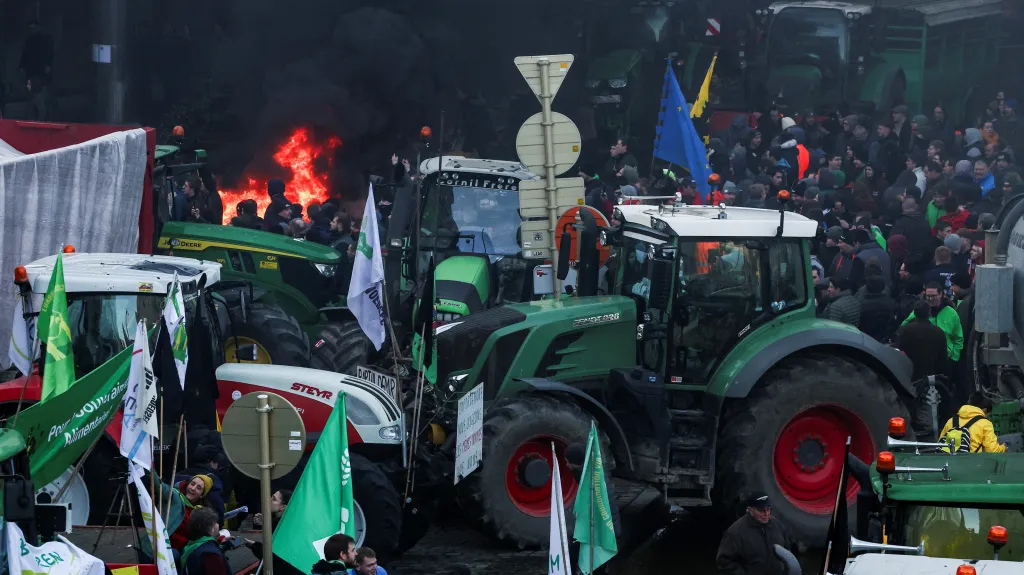 Archivní snímek z 1. února 2024 - traktory blokovaly ulice Bruselu
