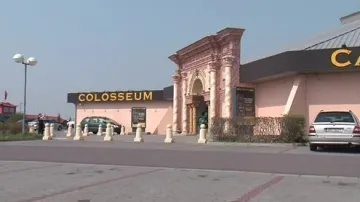 Mladíci podváděli v casinu Coloseum