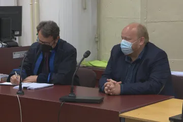 Kauza zakládacích listin Univerzity Karlovy u soudu. Podle žalobce starožitník věděl, že jsou kradené