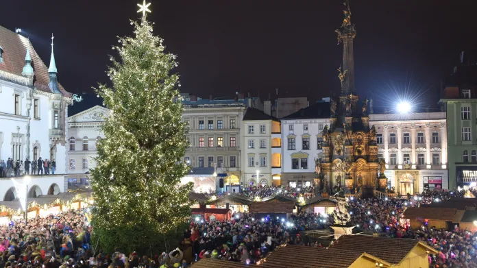 Vánoční jarmark začal v Olomouci už 20. listopadu