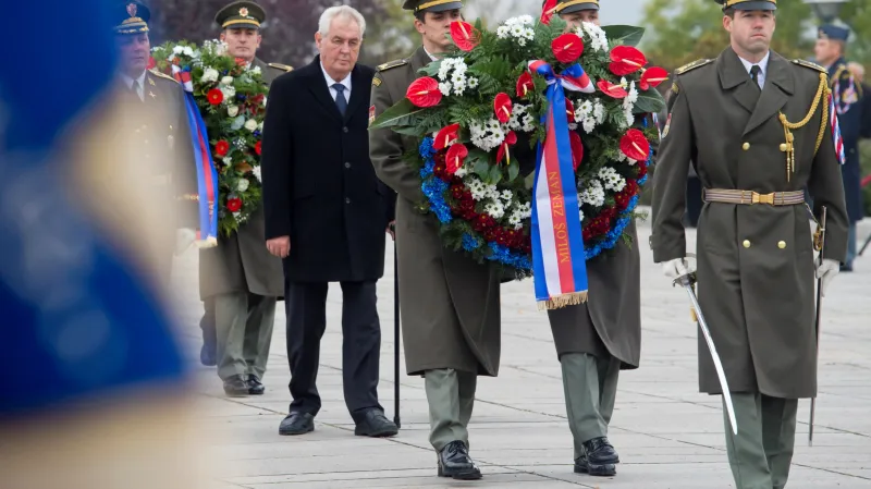 Prezident Miloš Zeman při pietním aktu ke vzniku Československé republiky 28. října u Národního památníku v Praze na Vítkově