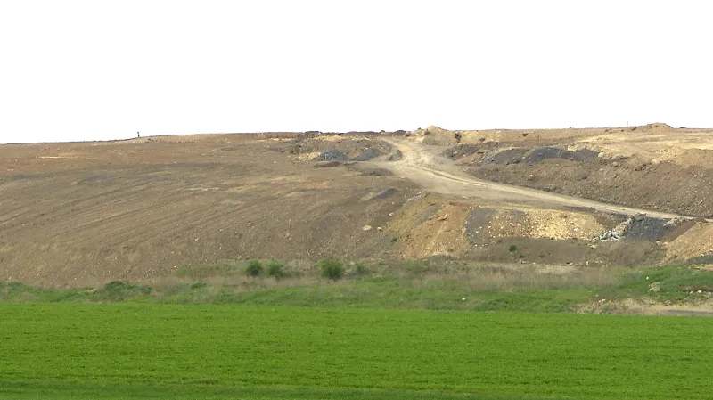 Od května je areál bez nákladních aut i buldozerů