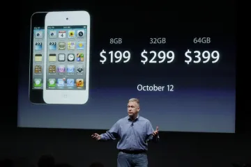 iPhone 5 zatím nebude. Apple představil vylepšenou „čtyřku“