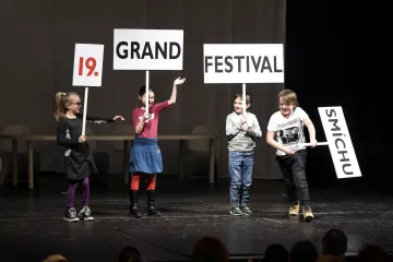 Východočeské divadlo vyrazilo Z postele do postele a získalo hlavní cenu festivalu komedií