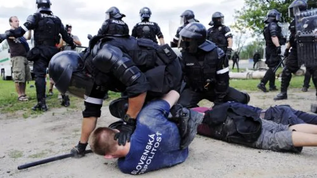 Slovenská policie rozhání demonstraci Slovenské pospolitosti