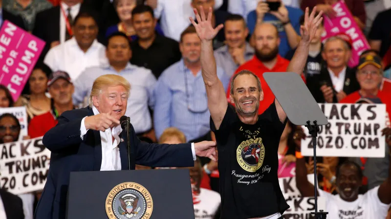 Trump se svým stoupencem na Floridě