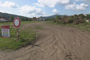 Na Vsetínsku postaví fotbalové hřiště neobvyklá firma. Ředitelství silnic a dálnic