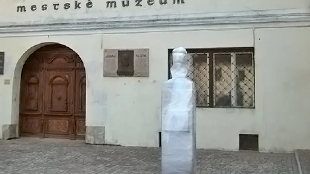 Neodhalená bysta Ferdinanda  Ďurčanského