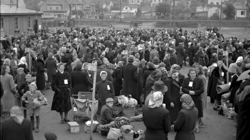 Transport Němců z Modřan v květnu 1946