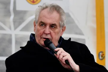 Arcibiskupství: Zeman lže, kardinál Tomášek konec restitucí nesliboval