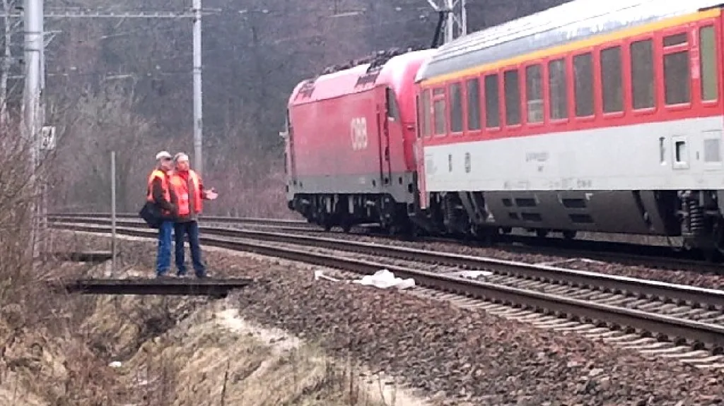 Vlak srazil padesátiletého muže