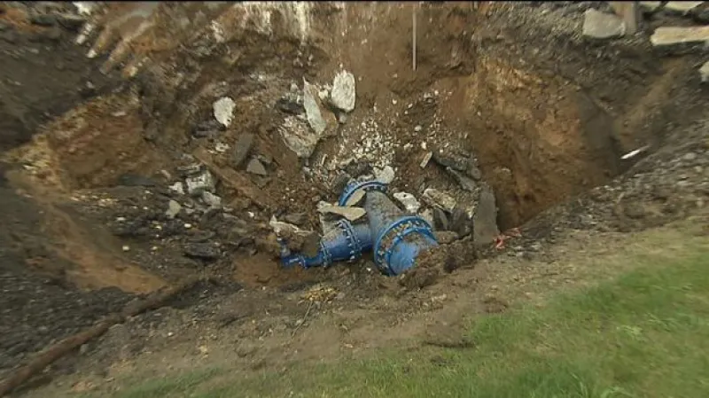 V úterý se opravovalo potrubí - vodohospodáři na to dopředu upozorňovali