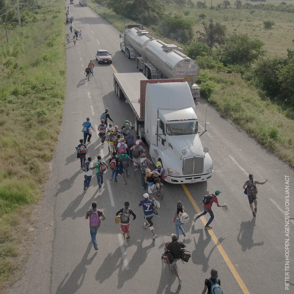 Nominace na vítěznou fotografickou sérii roku. Pieter Ten Hoopen, Agence Vu – Během října a listopadu 2018 se tisíce uprchlíků z Nikaraguy, Salvadoru a Guatemaly vydaly na cestu do USA